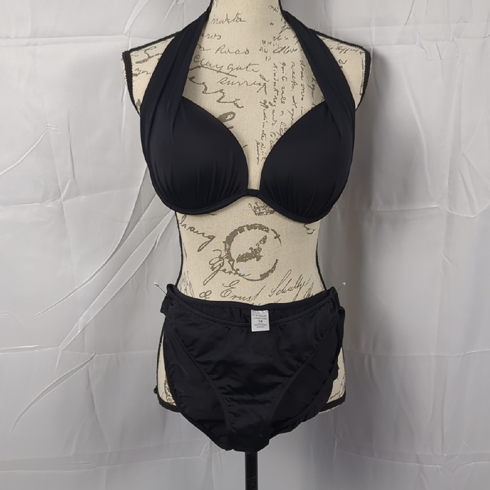 VENUS Elegant Black Bikini Set